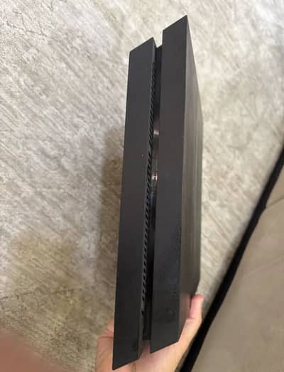 PLAY STATION 4 SLIM