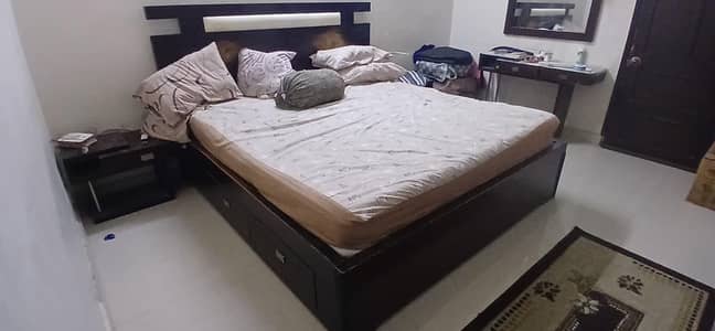 King size Lasani wooden bed with 4 storage drawers