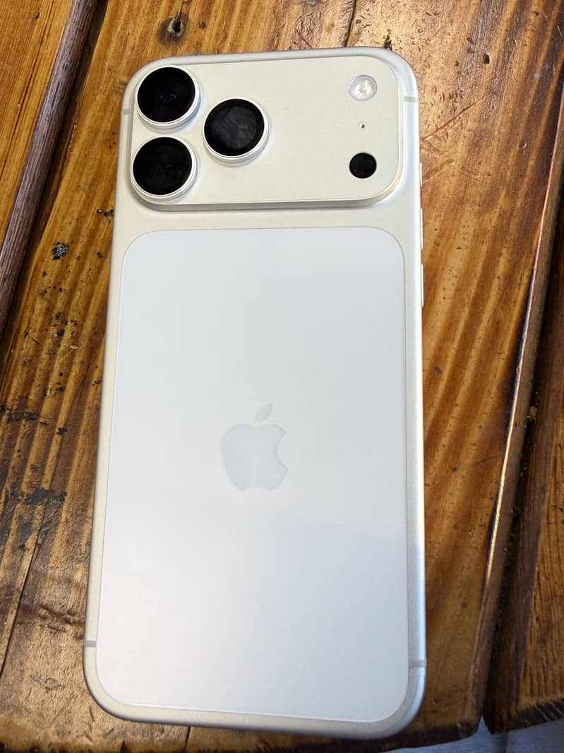 Apple iPhone 17 Pro Max 0