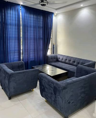 7000 Square Feet Building for rent in Cantt