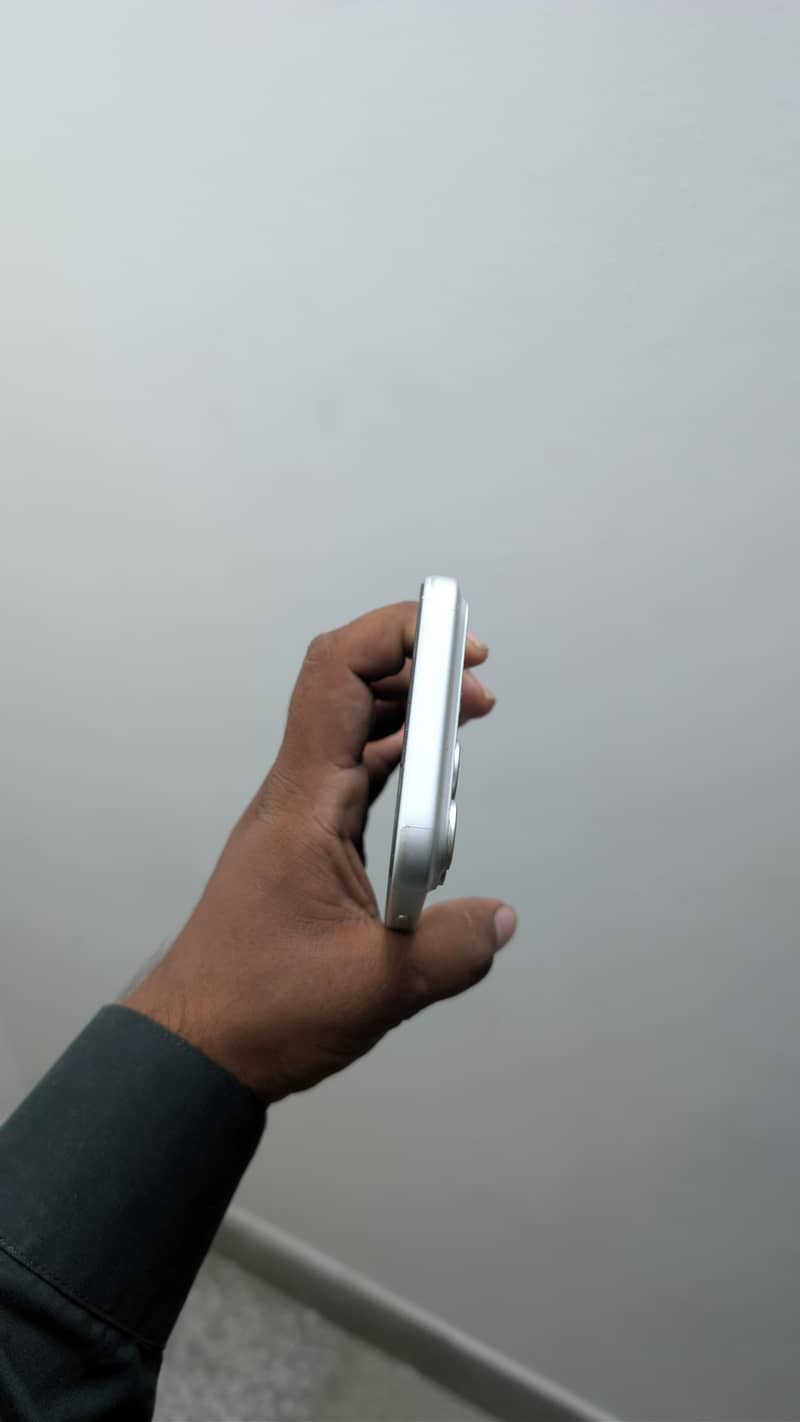 Apple iPhone 17 Pro Max 3