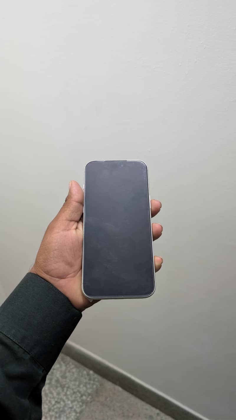 Apple iPhone 17 Pro Max 5