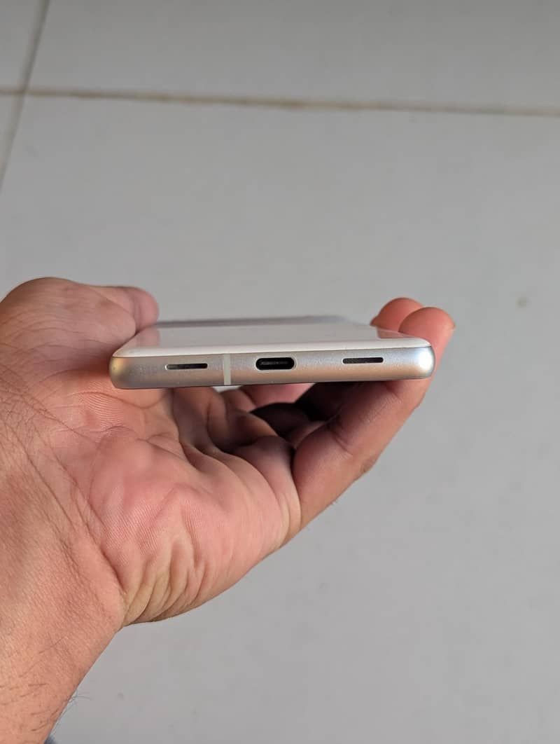 Google Pixel 7a 2