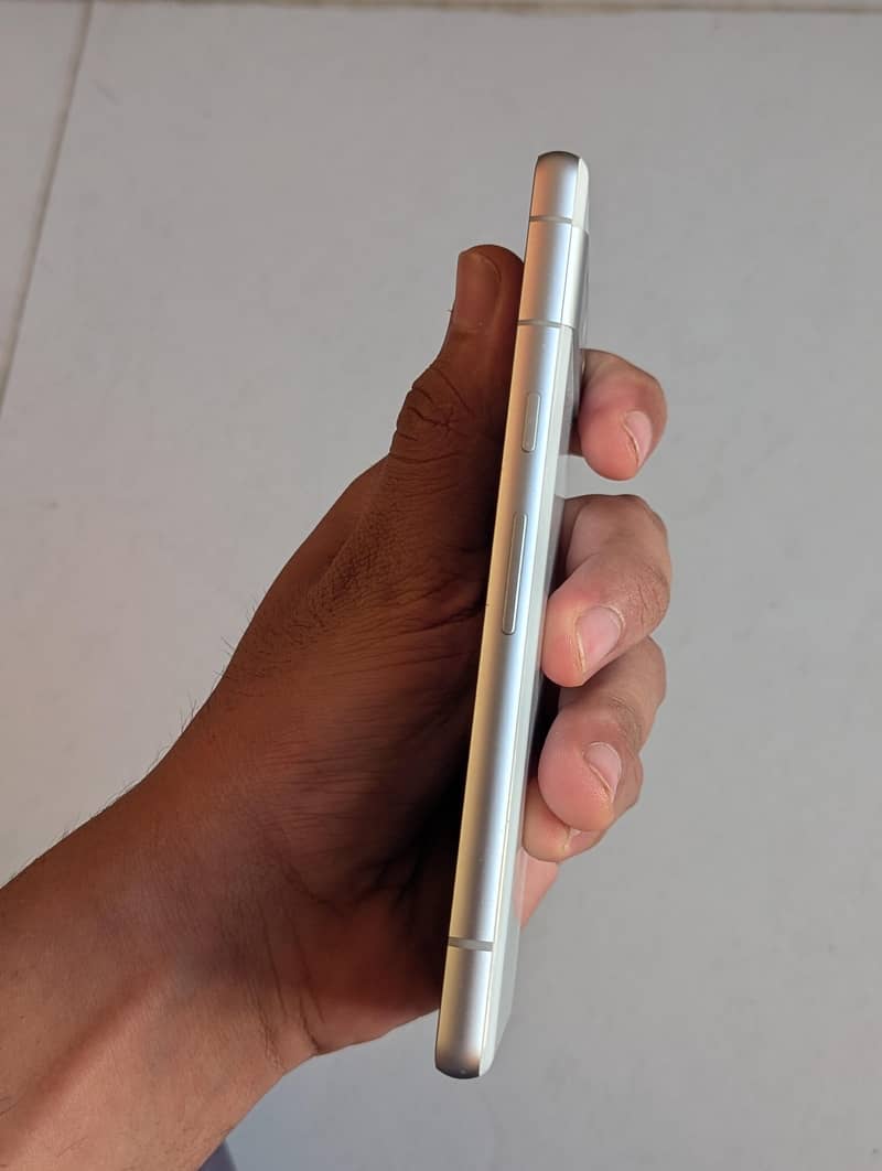Google Pixel 7a 4