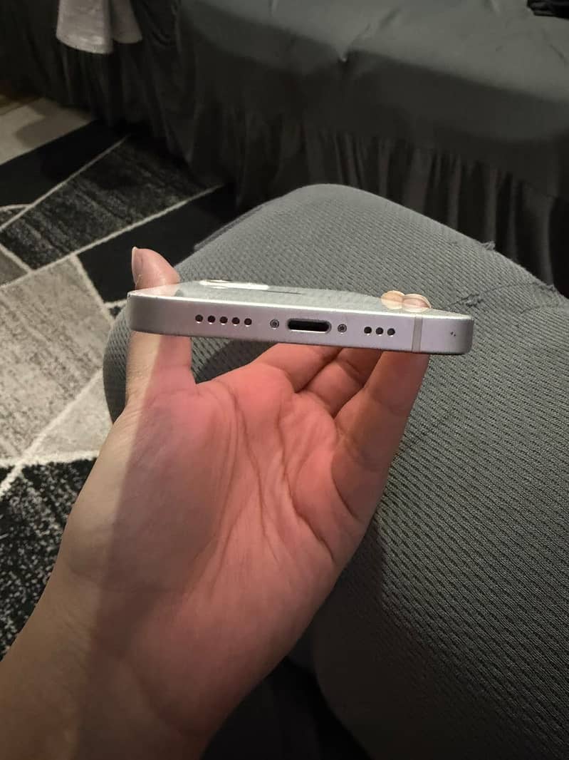 Apple iPhone 12 1