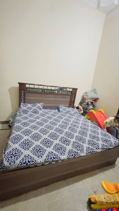 bed with gadda