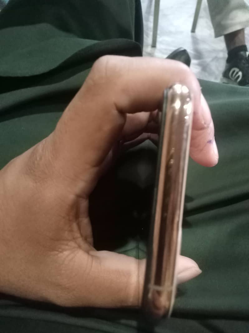 Apple iPhone 11 Pro 2
