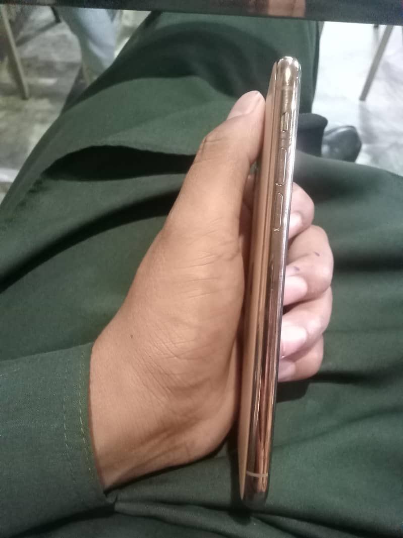 Apple iPhone 11 Pro 3