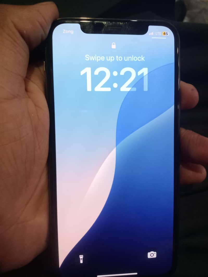 Apple iPhone 11 Pro 4