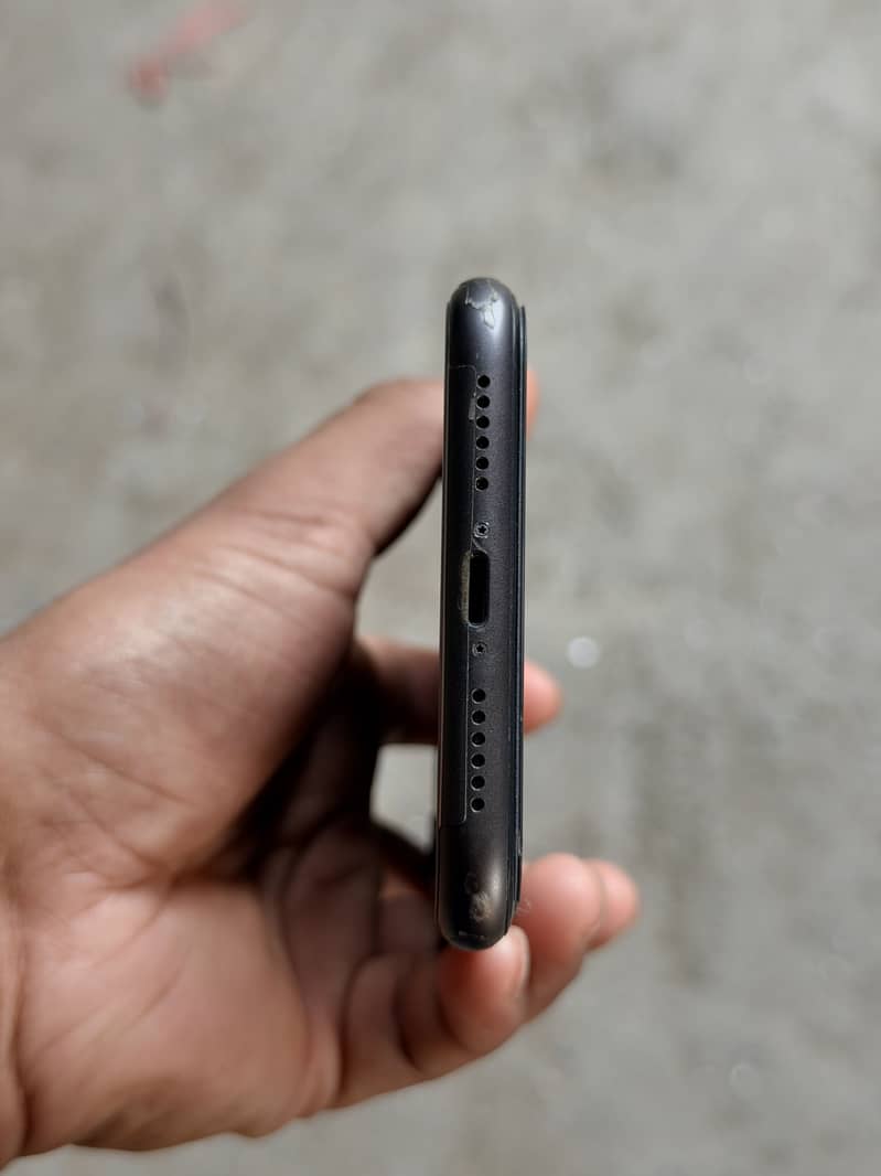 Apple iPhone 11 5
