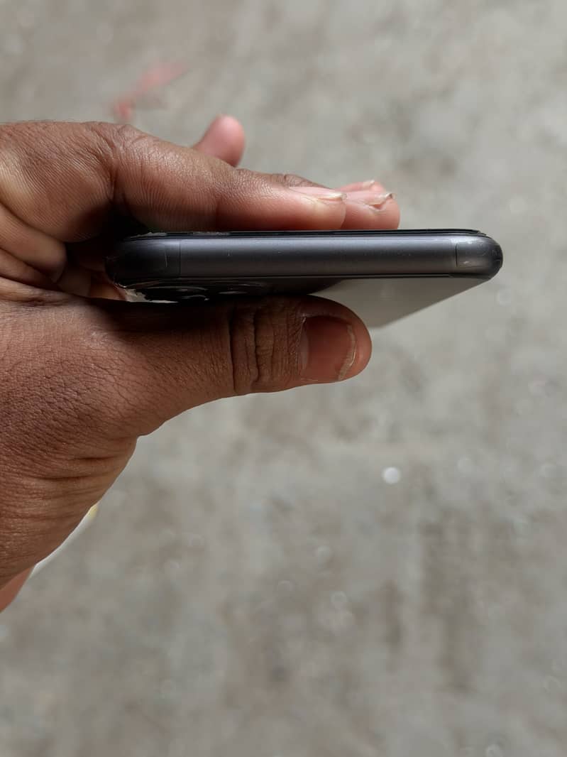 Apple iPhone 11 6