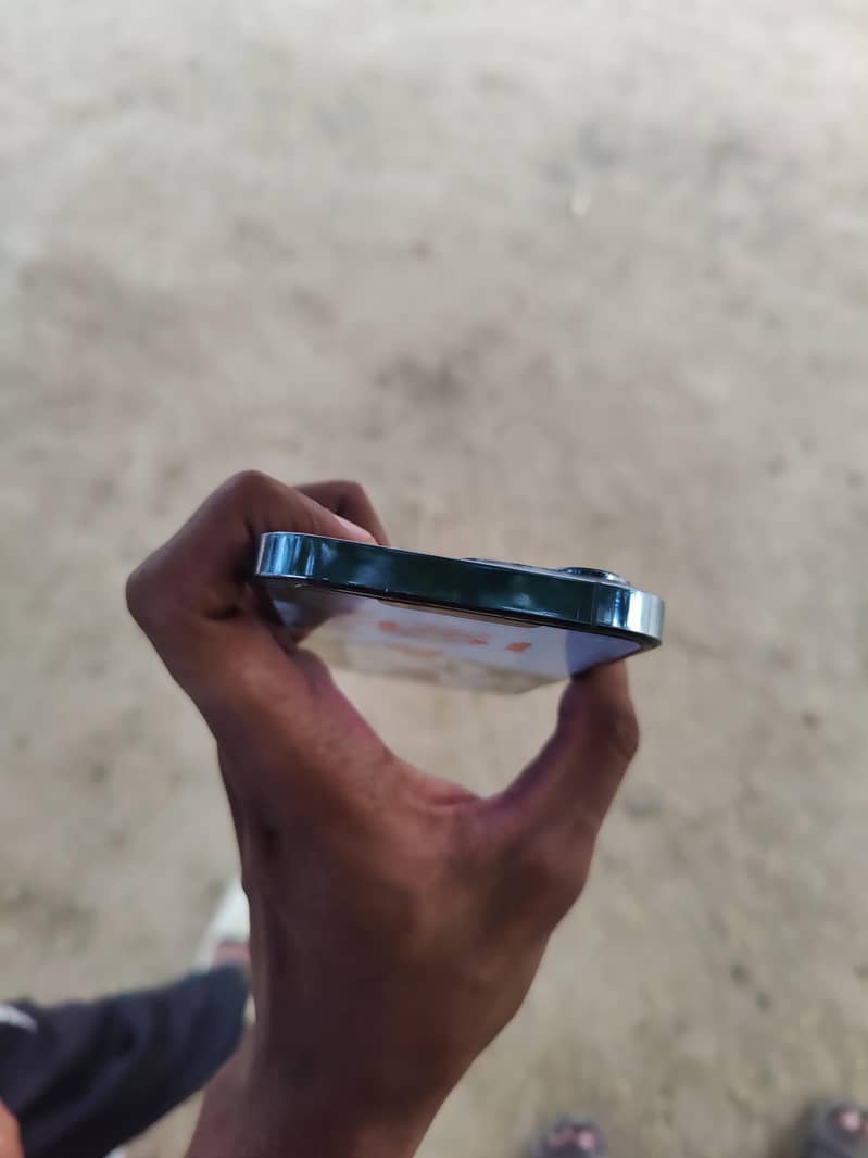 Apple iPhone 13 Pro 2