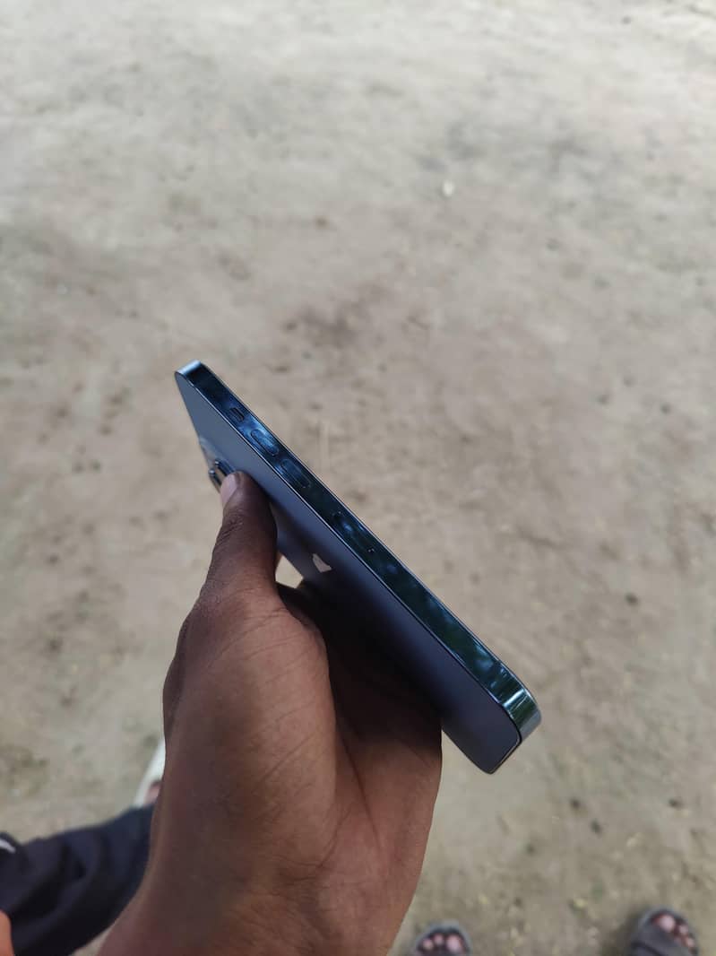 Apple iPhone 13 Pro 4