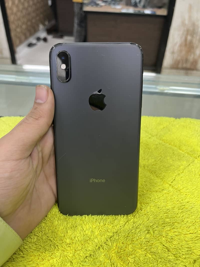 Apple iPhone XS Max 0