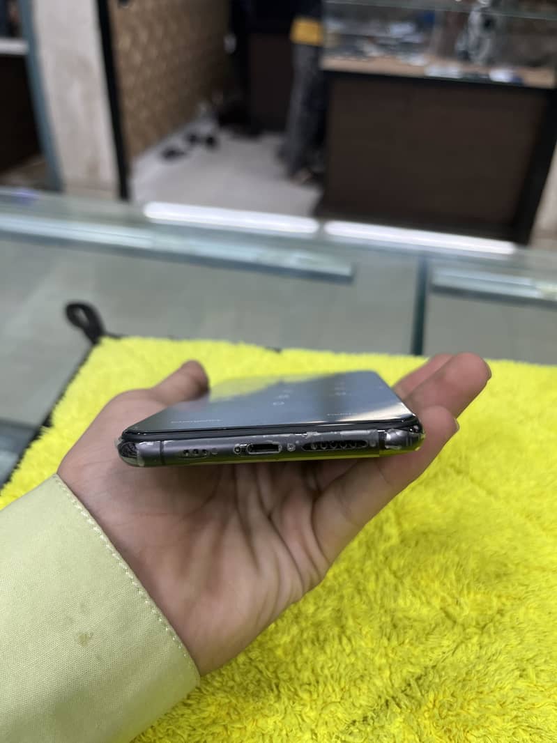 Apple iPhone XS Max 2