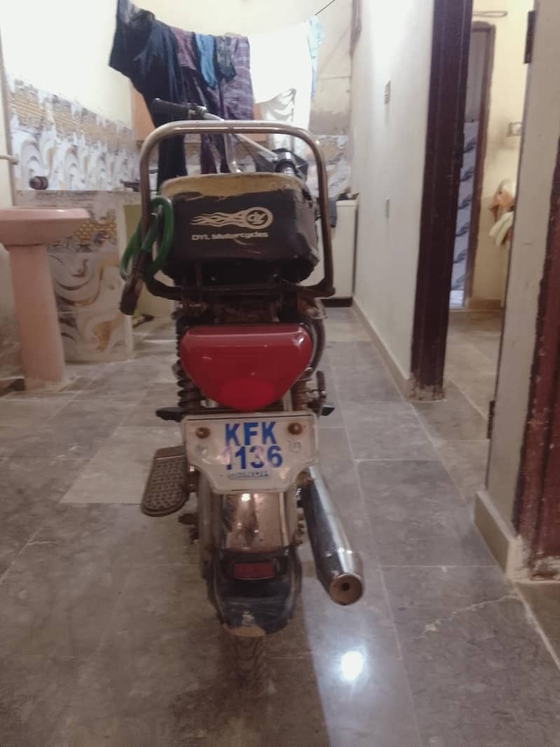 Dhoom 70 Model 2011 2