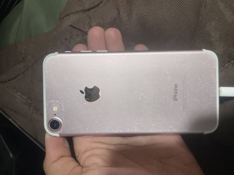 Apple iPhone 7 0