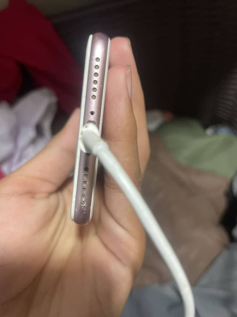 Apple iPhone 7 4