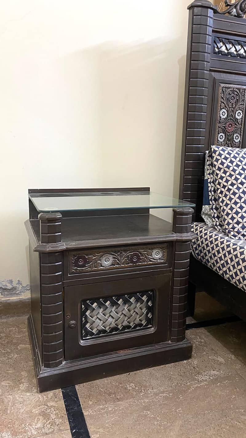 dressing table or 2 side table 5