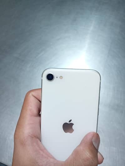 Apple iPhone SE202