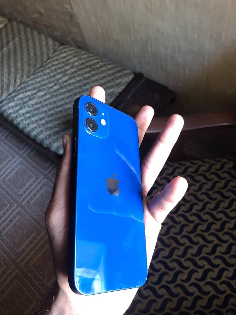 Apple iPhone 12 6