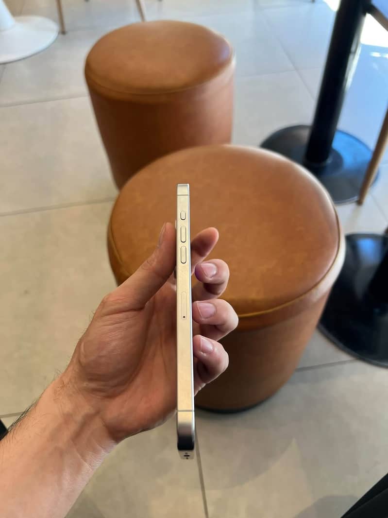 Apple iPhone 15 Pro Max 3