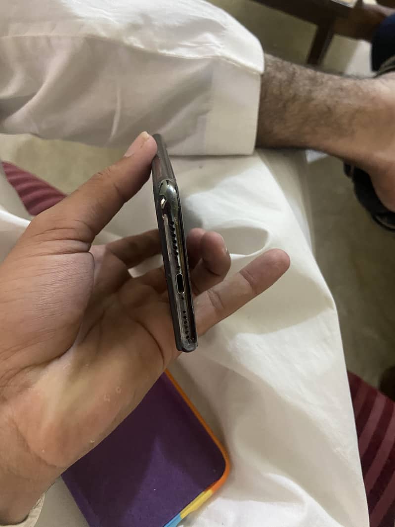Apple iPhone X 1