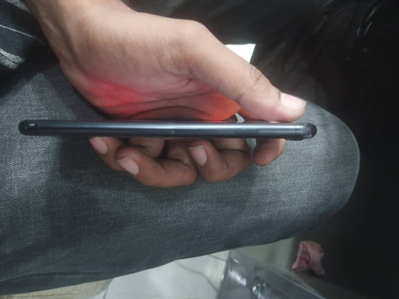 Apple iPhone 7 3