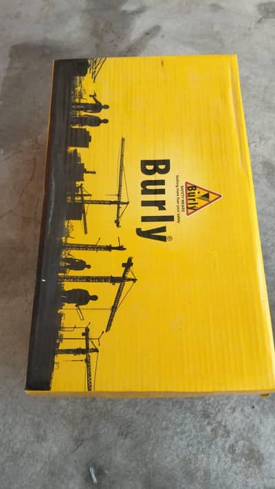 Burly safety shoes