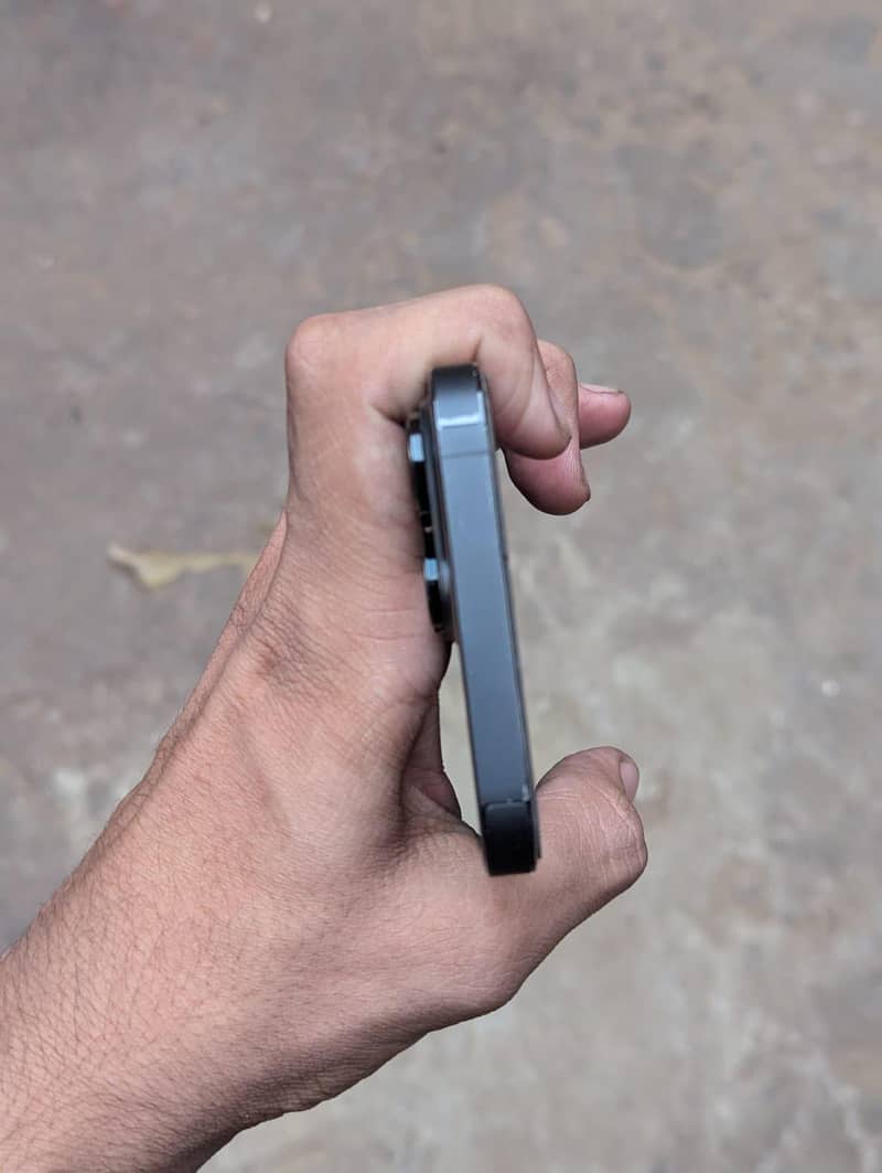 Apple iPhone 14 Pro Max 5