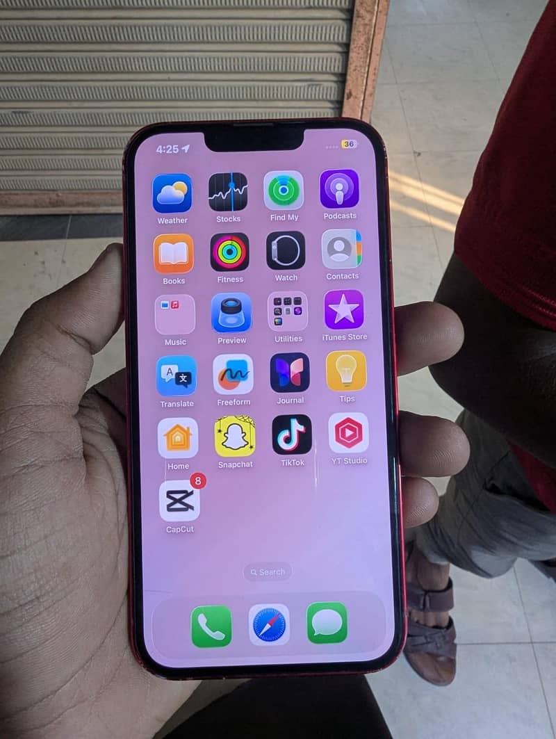 Apple iPhone 13 1
