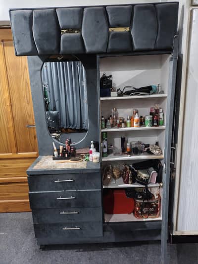 Dressing Table with Drawer for Sale