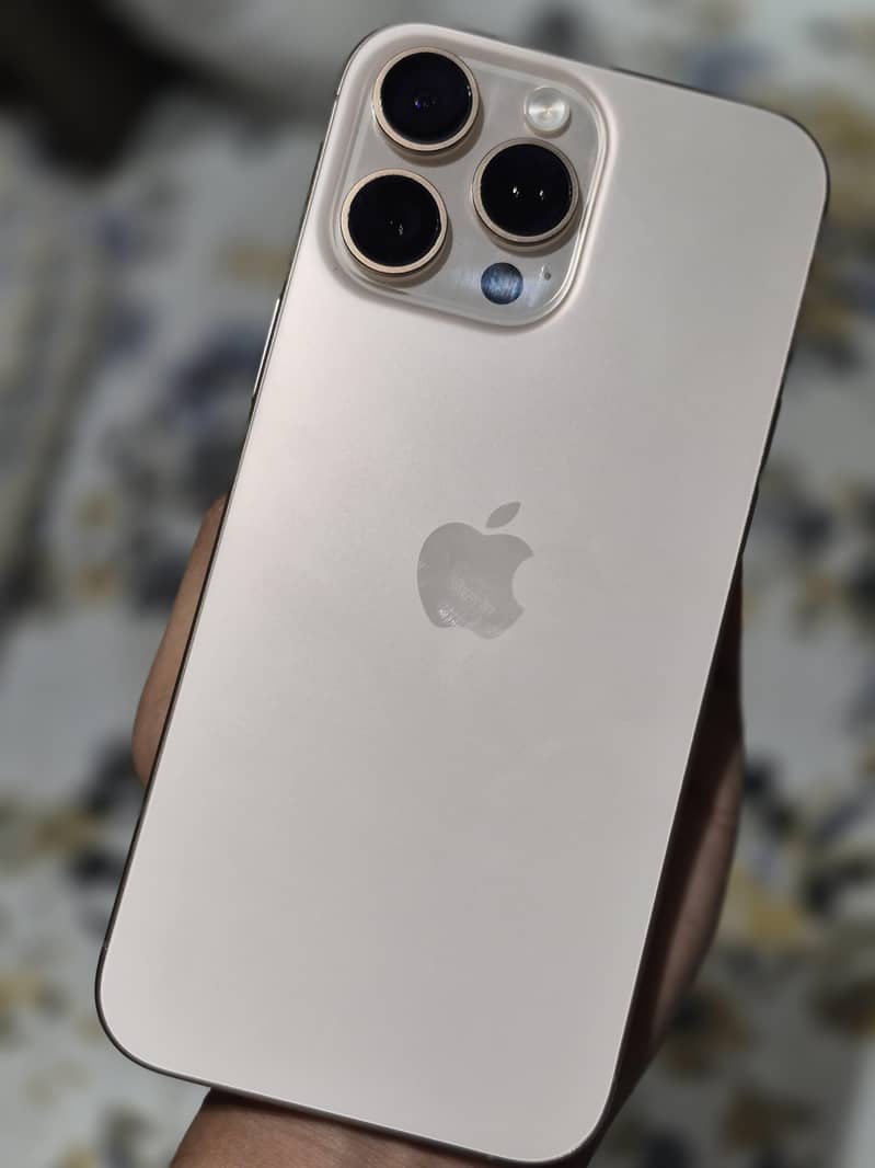 Apple iPhone 16 Pro Max 0