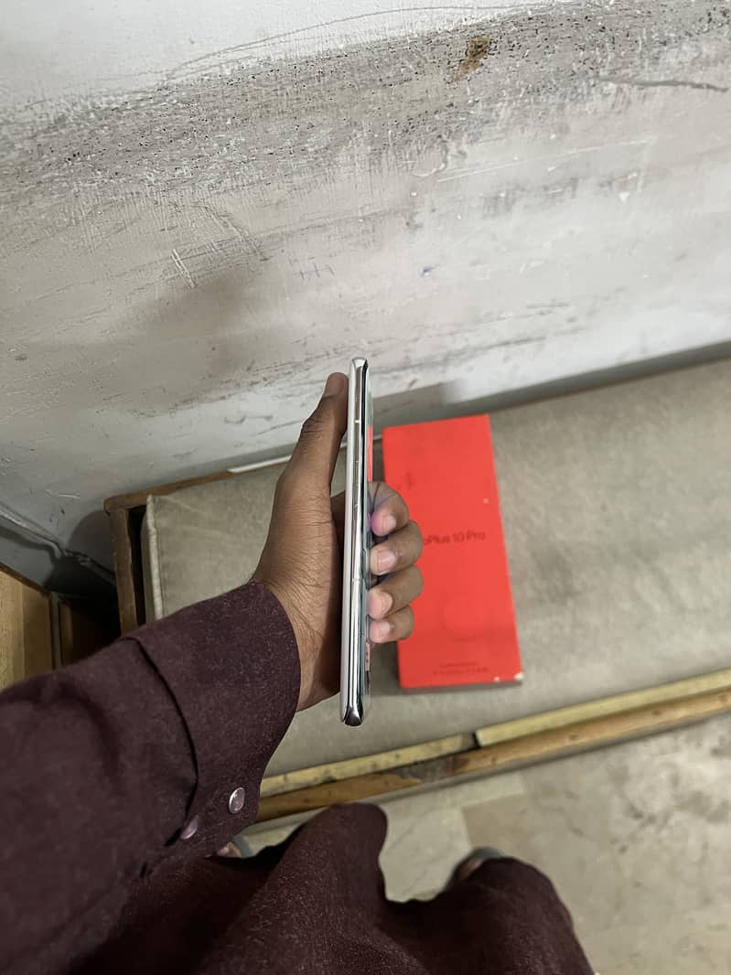 One Plus 10 Pro 3