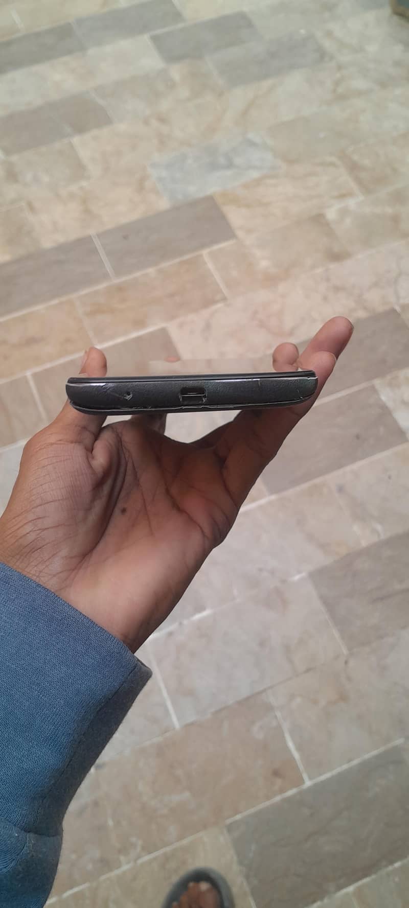 Motorola E5 Plus 5