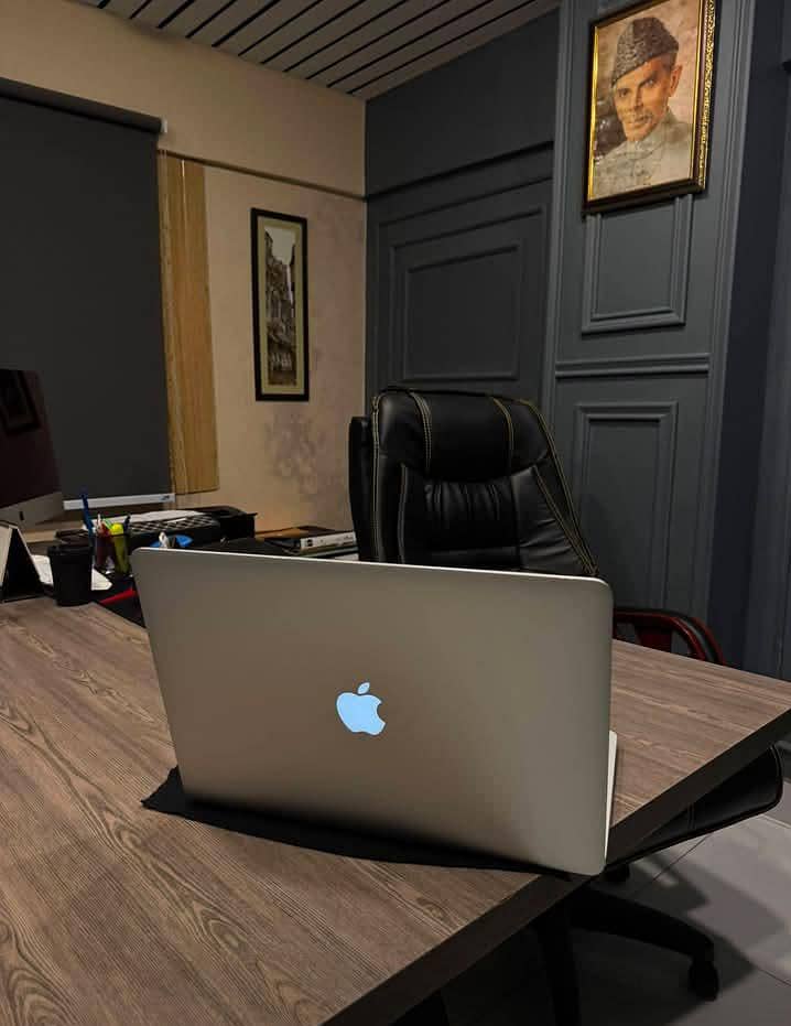 MACEBOOK 2015 PRO 1