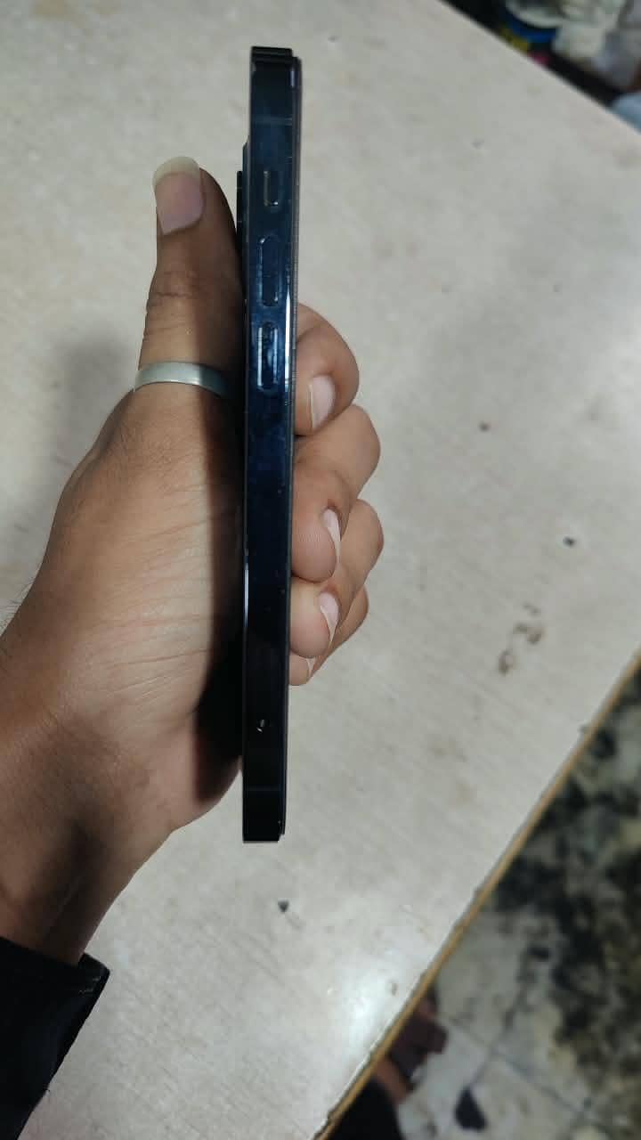Apple iPhone 12 Pro 4