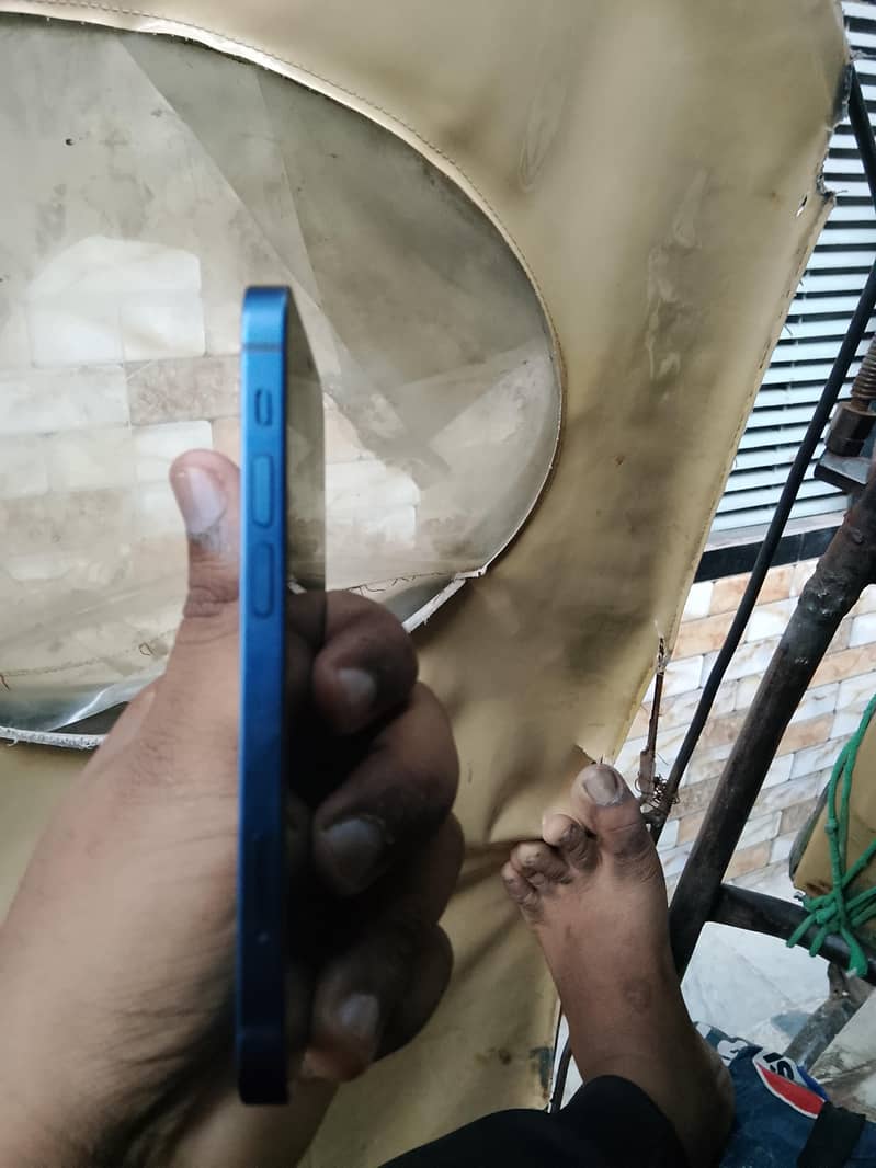Apple iPhone 12 mini 1