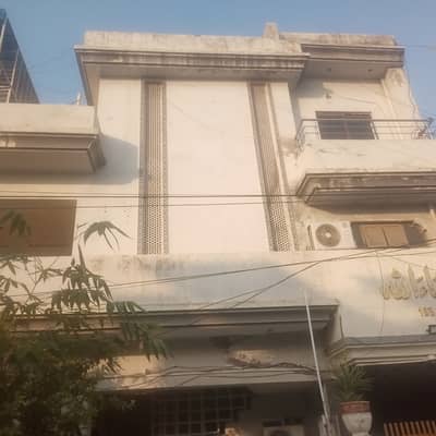 Modal TWON LINK ROAD 2ND FLOOR 12 MARLA OFFICE 2 BAD FOR RENT
