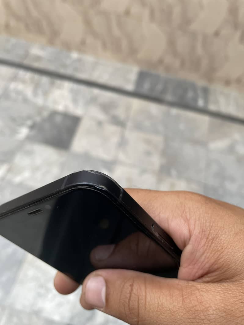 Apple iPhone 12 2
