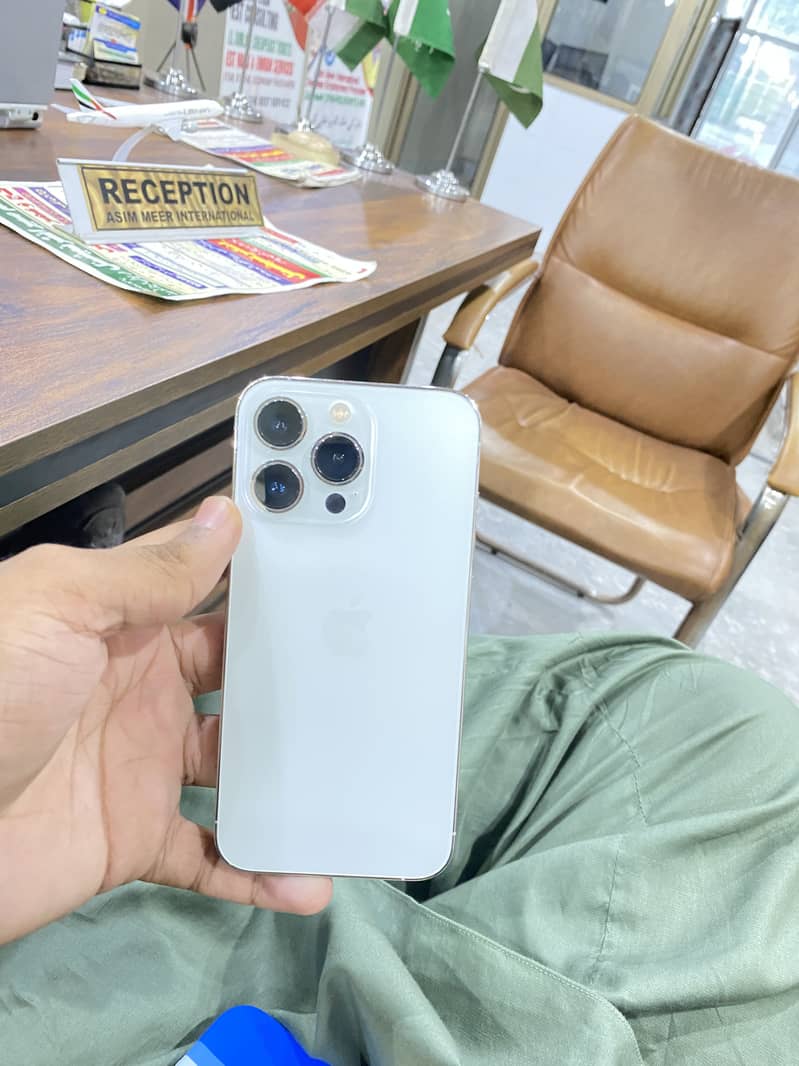 Apple iPhone 13 Pro 1