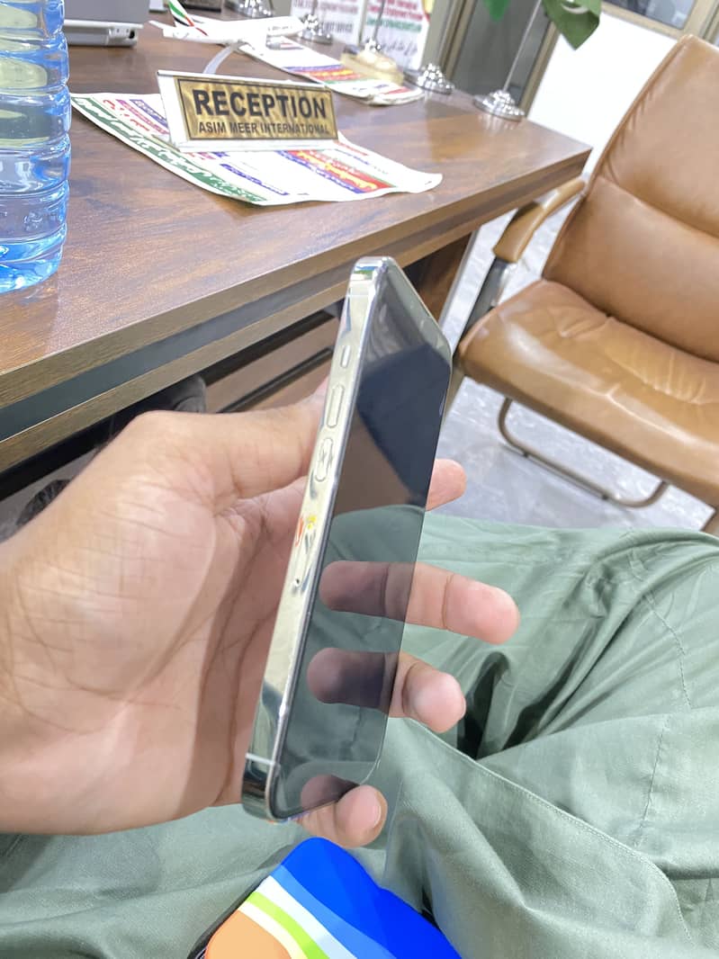 Apple iPhone 13 Pro 2