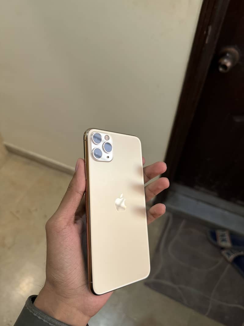 Apple iPhone 11 Pro Max 2