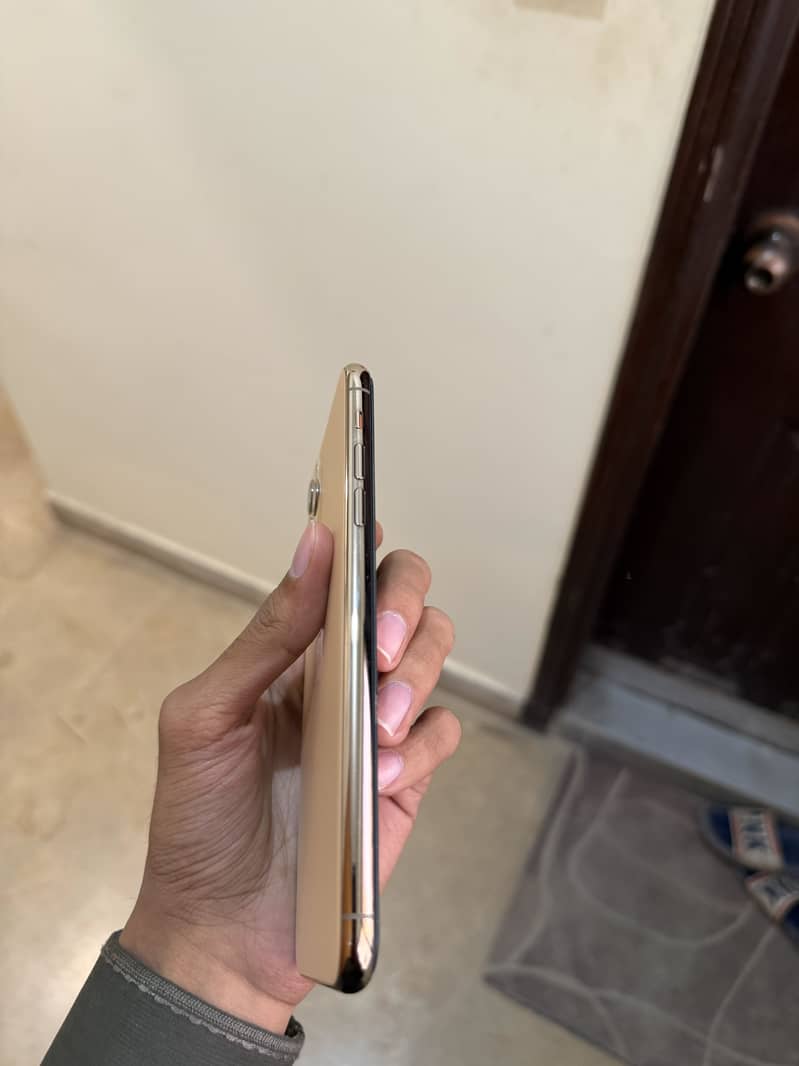 Apple iPhone 11 Pro Max 3