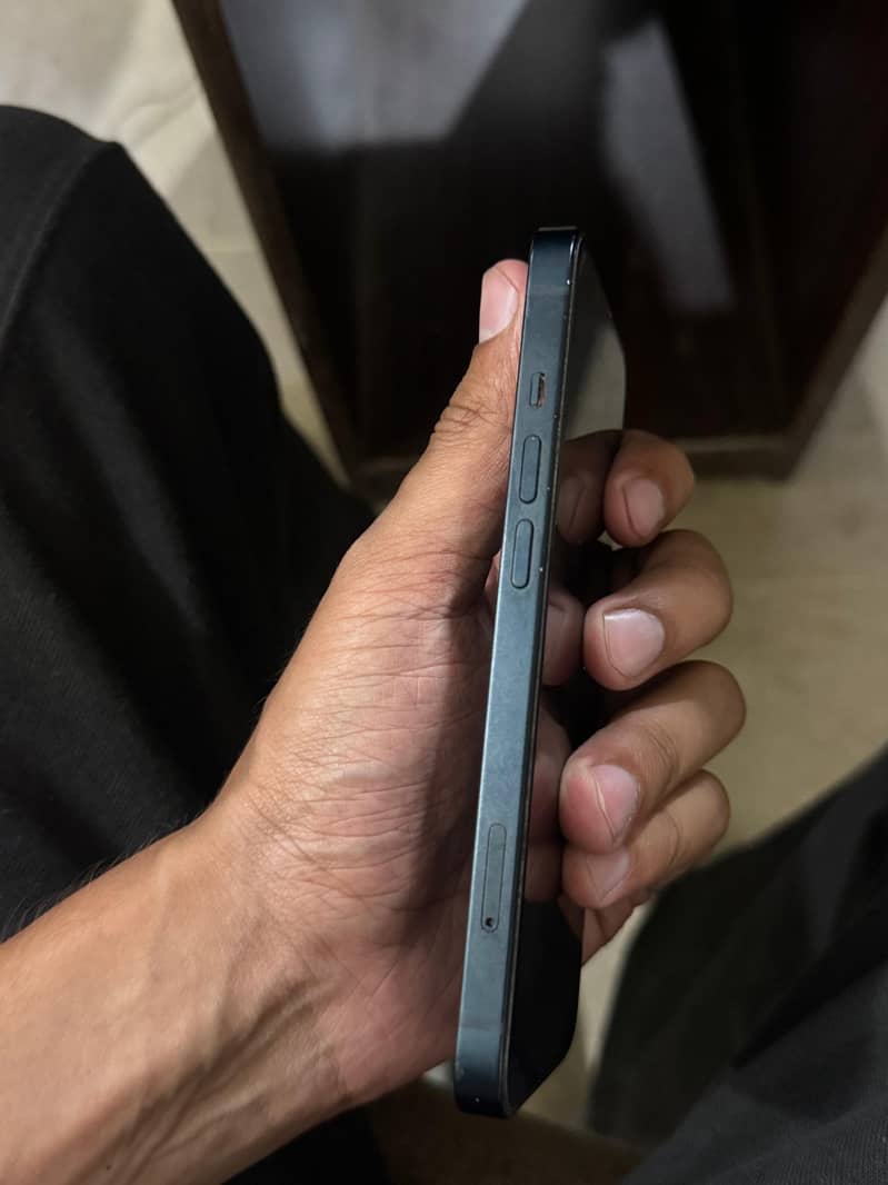 Apple iPhone 13 1