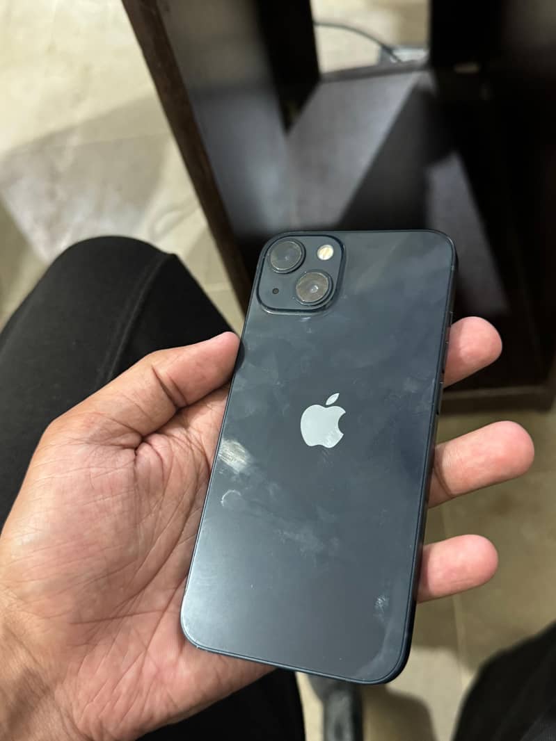 Apple iPhone 13 8