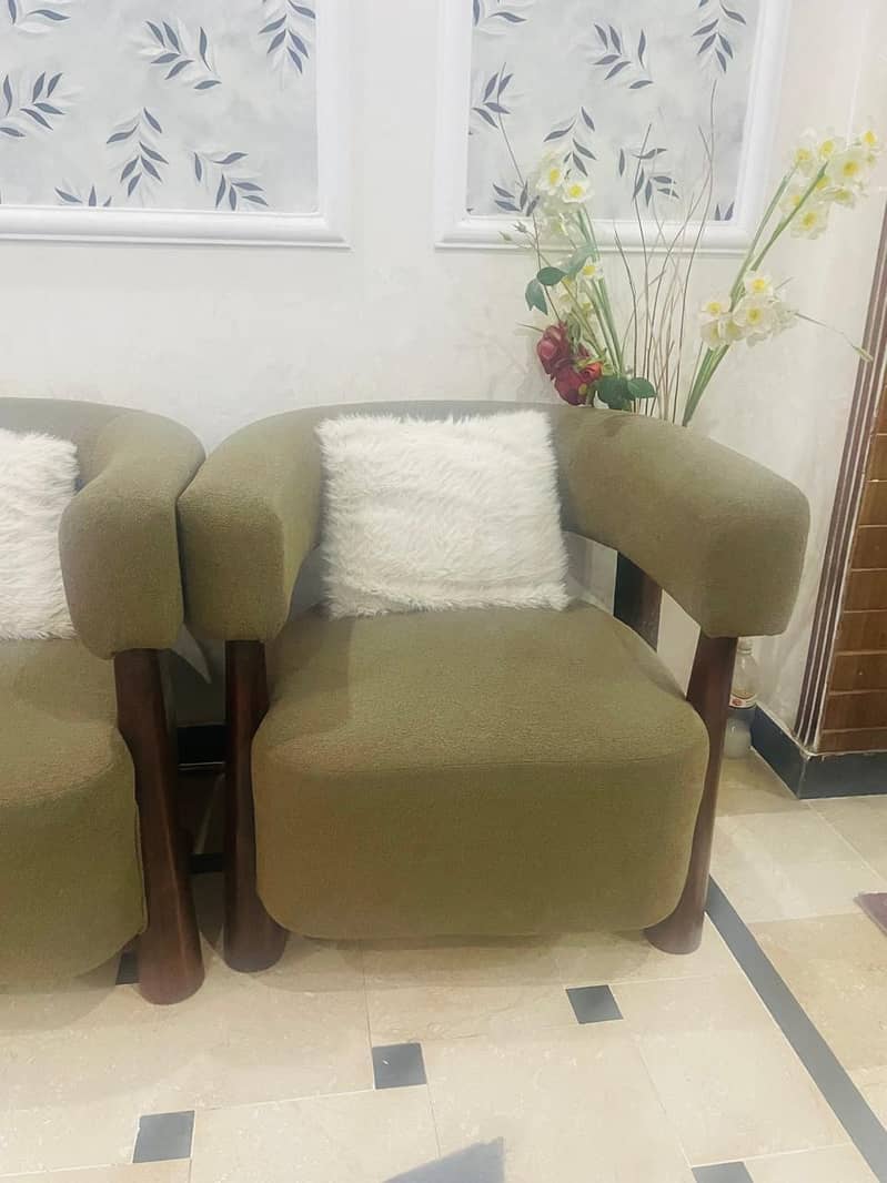 5 seater new sofa set 0