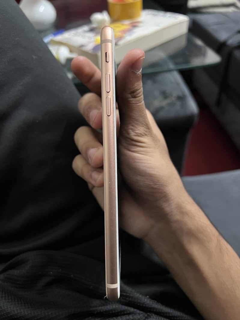 Apple iPhone 8 Plus 1