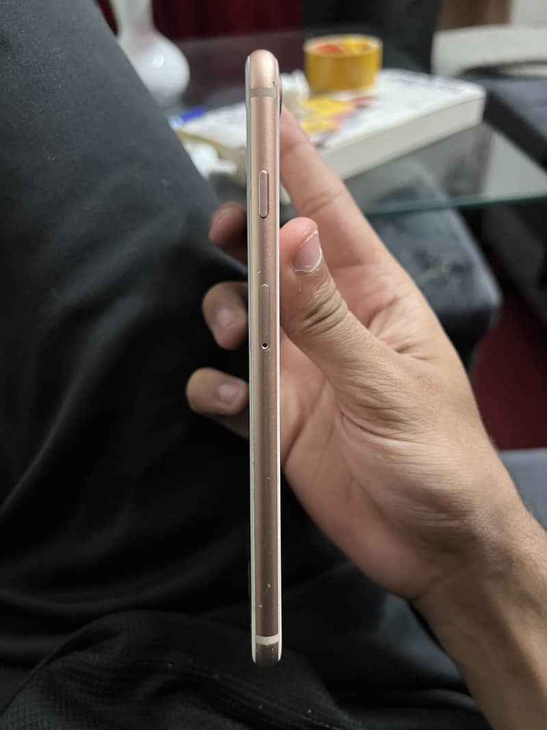 Apple iPhone 8 Plus 2