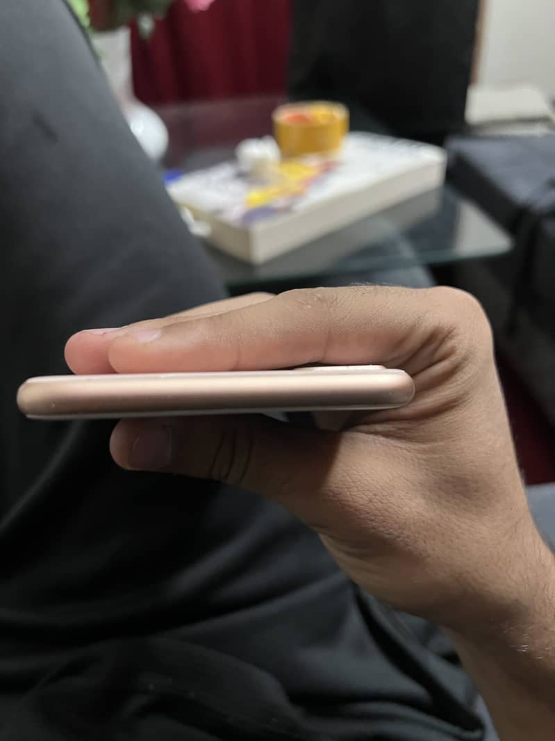 Apple iPhone 8 Plus 5